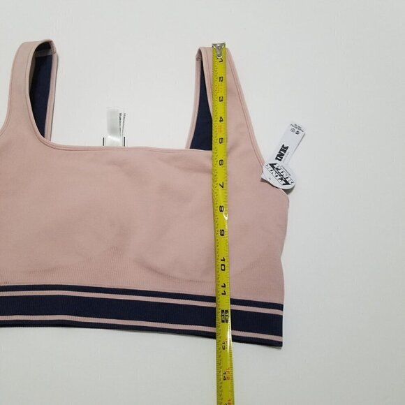 NWT PINK Victoria's Secret Reversible Sports Bra Size L - Picture 3 of 10